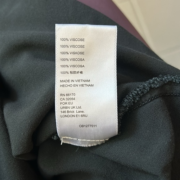 Urban Outfitters Blouse Short Puff Sleeves Sweetheart Smocked Back Peplum - Picture 6 of 6